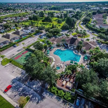 Spacious 4 Bed Pool Home Near Disney In Gated Resort